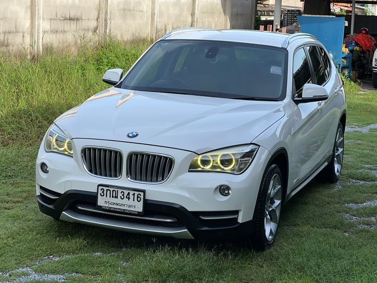 รถ BMW X1 2.0 sDrive18i Highline สี ขาว