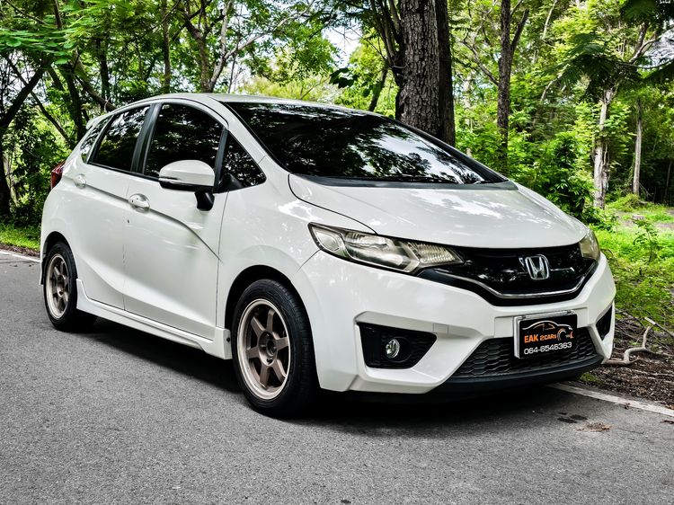 รถ Honda Jazz 1.5 SV i-VTEC สี ขาว