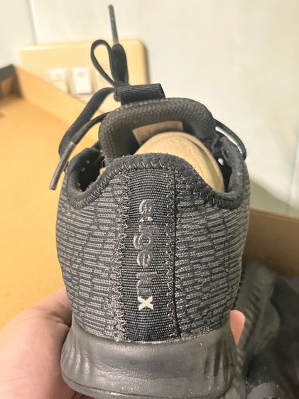 รองเท้าวิ่งของผู้หญิงรุ่น adidas Edge Lux 2 W มือสองสภาพดีครบกล่อง รูปที่ 5