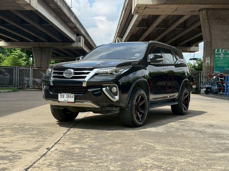 Toyota Fortuner 2016 2.4 V Utility-car ดีเซล ไม่ติดแก๊ส เกียร์อัตโนมัติ ดำ