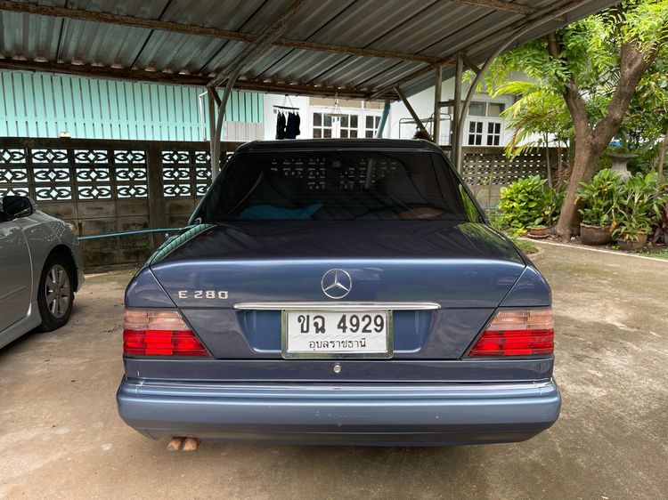 รถ Mercedes-Benz E-Class E280 สี น้ำเงิน
