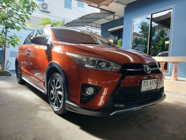 รถ Toyota Yaris 1.2 TRD Sportivo สี ส้ม