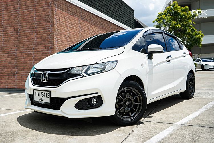 รถ Honda Jazz 1.5 S สี ขาว
