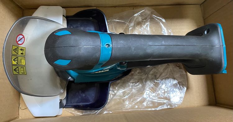  MAKITA DUM604Z กรรไกรเล็มหญ้าไร้สาย 18 โวลต์  ไม่มีแบตเตอรี่   ใช้งานได้ดี รูปที่ 12