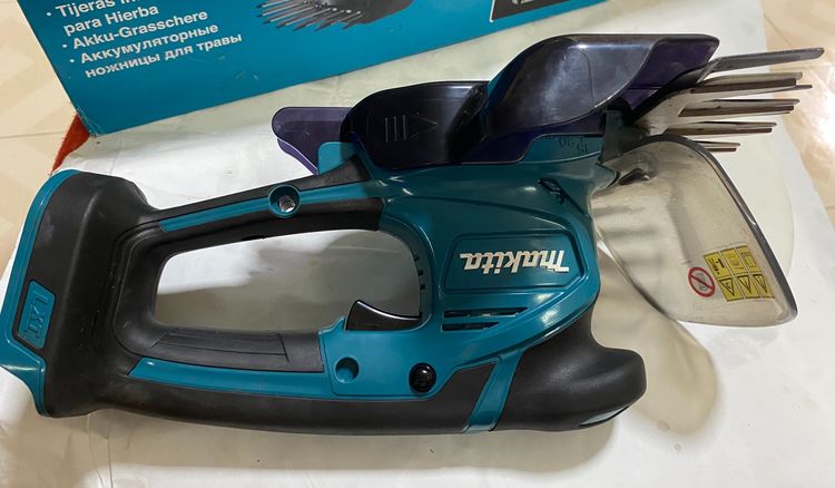  MAKITA DUM604Z กรรไกรเล็มหญ้าไร้สาย 18 โวลต์  ไม่มีแบตเตอรี่   ใช้งานได้ดี รูปที่ 10
