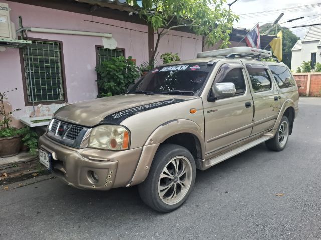 รถ Nissan FRONTIER 3.0 ZDI สี ทอง