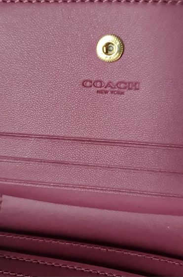กระเป๋าสตางค์ Coach Chalk Monogram Print Snap with C Charm กว้าง 9.5 x ยาว 10.5 x หนา 3 ซม รูปที่ 2