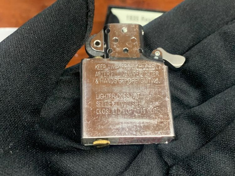 Zippo 1935 Replica Limited Edition สีน้ำเงินเงา รูปที่ 14