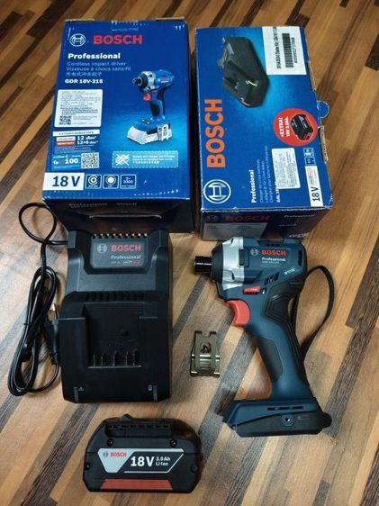 อุปกรณ์เครื่องมือช่าง (ปิดขายแล้ว)ส่งต่อชุดไขควงกระแทกไร้สาย bosch อิมแพคไดร์เวอร์ 18V รุ่น GDR 18V -215 แรงบิด 215 นิวตันเมตร พร้อมแท่นชาร์จเร็ว 4A the แบตเตอรี่ 3 แอมป์