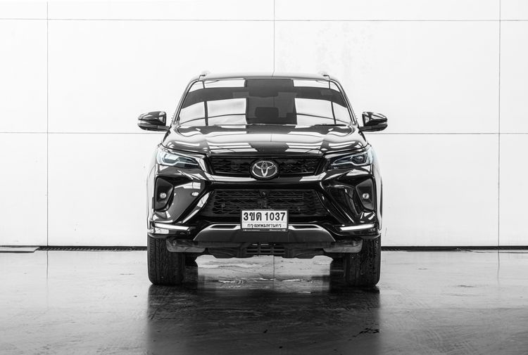 Toyota Fortuner 2022 2.4 Leader V Utility-car ดีเซล ไม่ติดแก๊ส เกียร์อัตโนมัติ ดำ รูปที่ 3