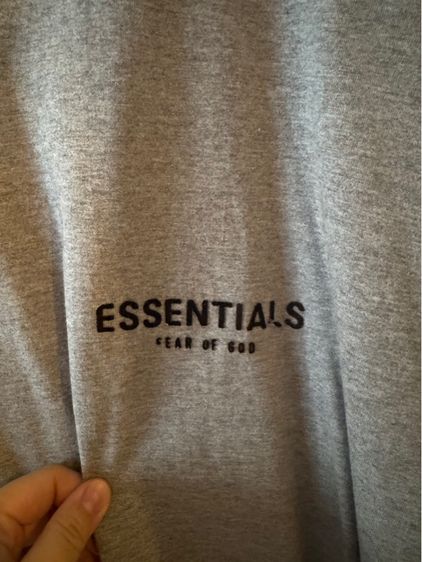 ขายเหมา 2 ตัว เสื้อยืดแขนสั้น Essential Fear of gods ของแท้ รูปที่ 5