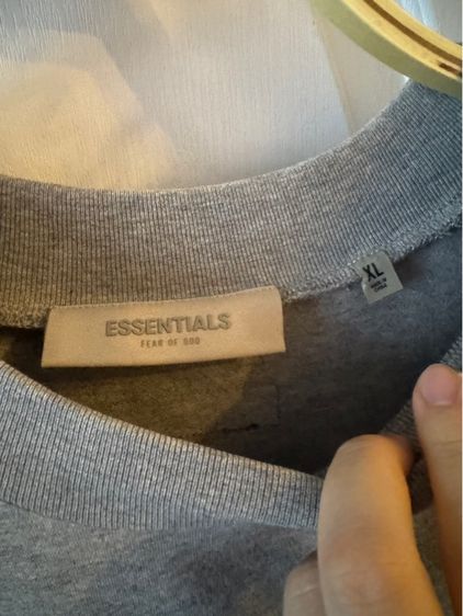 ขายเหมา 2 ตัว เสื้อยืดแขนสั้น Essential Fear of gods ของแท้ รูปที่ 4