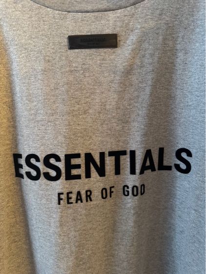ขายเหมา 2 ตัว เสื้อยืดแขนสั้น Essential Fear of gods ของแท้ รูปที่ 3