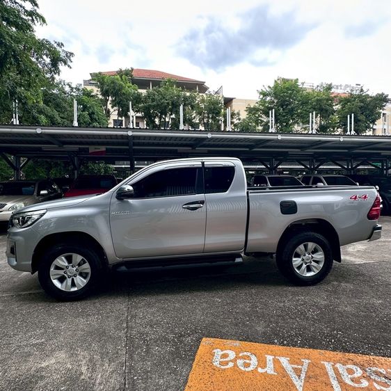 Toyota Hilux Revo 2018 2.4 E Plus 4WD Pickup ดีเซล ไม่ติดแก๊ส เกียร์ธรรมดา บรอนซ์เงิน รูปที่ 4