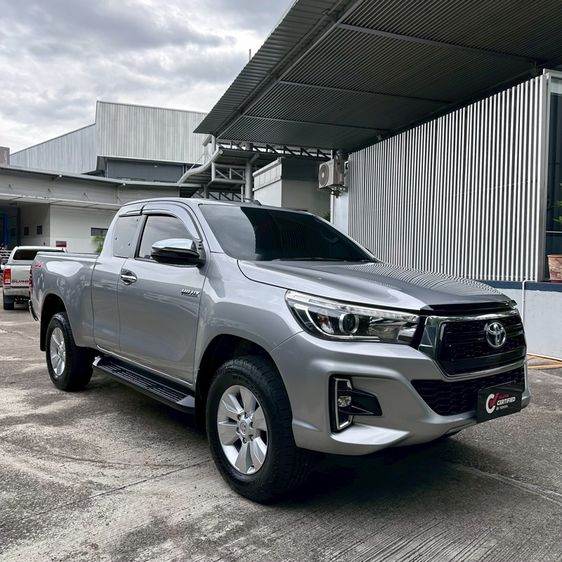 รถ Toyota Hilux Revo 2.4 E Plus 4WD สี บรอนซ์เงิน