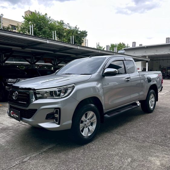 Toyota Hilux Revo 2018 2.4 E Plus 4WD Pickup ดีเซล ไม่ติดแก๊ส เกียร์ธรรมดา บรอนซ์เงิน รูปที่ 2