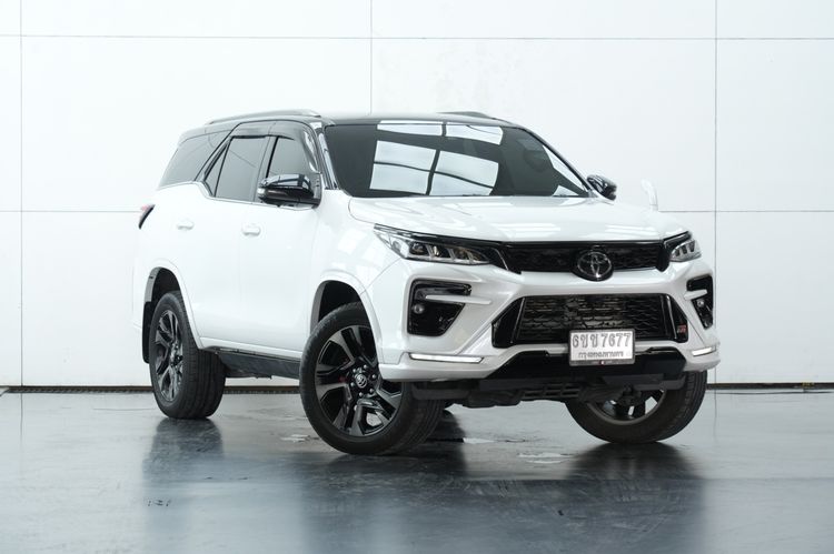 Toyota Fortuner 2024 2.8 GR Sport Black Top 4WD Utility-car ดีเซล ไม่ติดแก๊ส เกียร์อัตโนมัติ ขาว รูปที่ 2