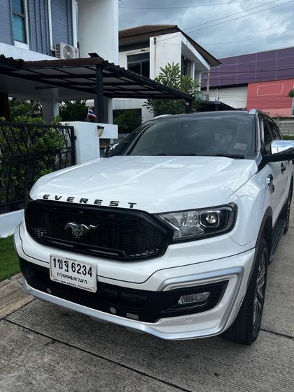 รถ Ford Everest 2.0 Bi-Turbo Titanium+ 4WD สี ขาว