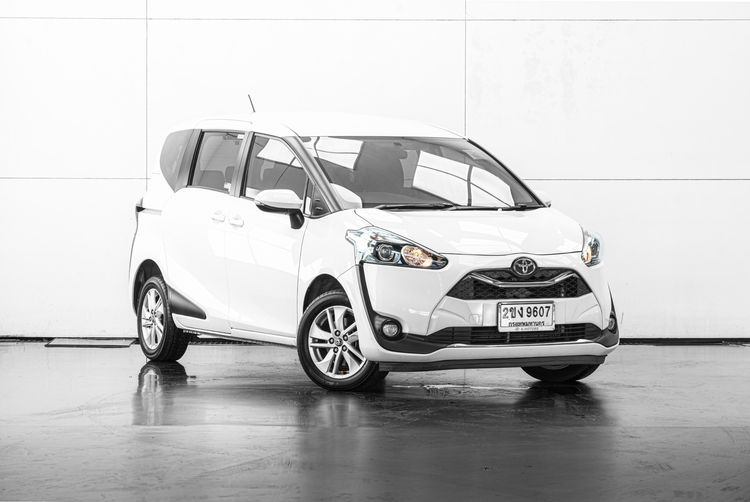 Toyota Sienta 2021 1.5 G Utility-car เบนซิน ไม่ติดแก๊ส เกียร์อัตโนมัติ ขาว รูปที่ 3