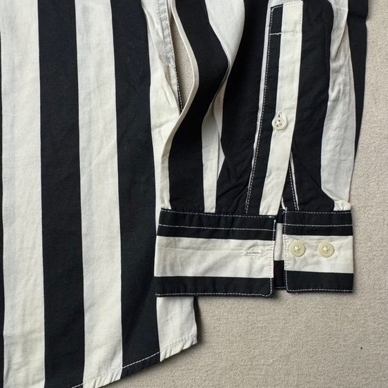 เสื้อเชิ้ต​ HM Size L  รูปที่ 4