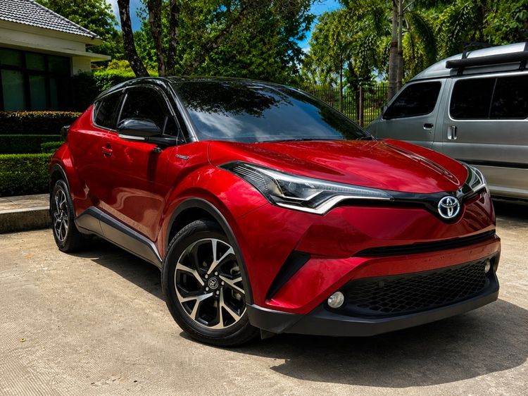 รถ Toyota C-HR 1.8 Hybrid Premium Safety สี แดง