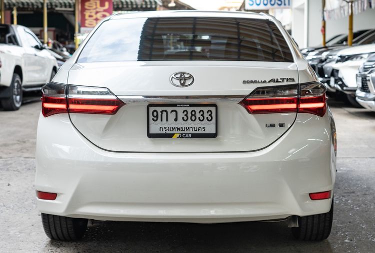 Toyota Altis 2019 1.8 E Sedan เบนซิน ไม่ติดแก๊ส เกียร์อัตโนมัติ ขาว รูปที่ 4