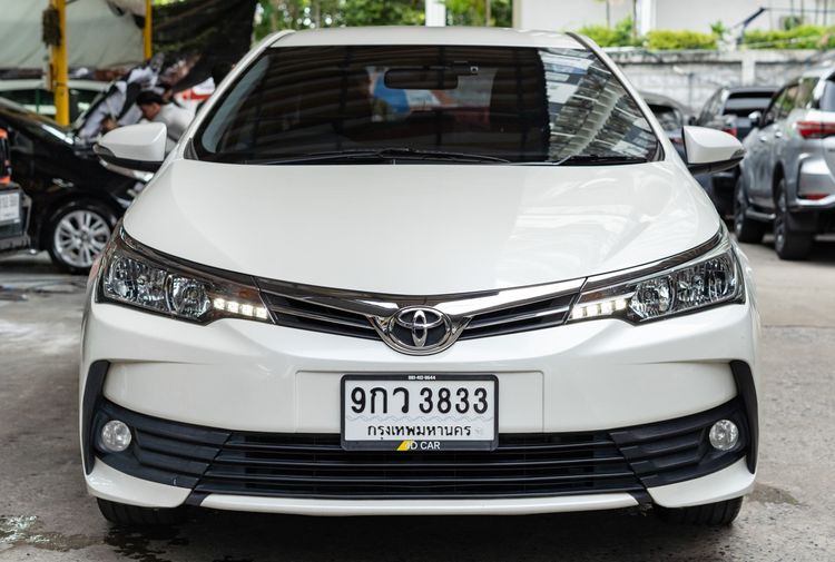 รถ Toyota Altis 1.8 E สี ขาว