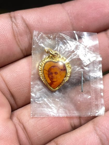 ล็อกเกตหลวงพ่อฤาษีลิงดำ รูปหัวใจ หลังยันต์ท้าวมหาชมภูประจำตัวหลวงพ่อฤาษีลิงดำ จำนวน 5 องค์