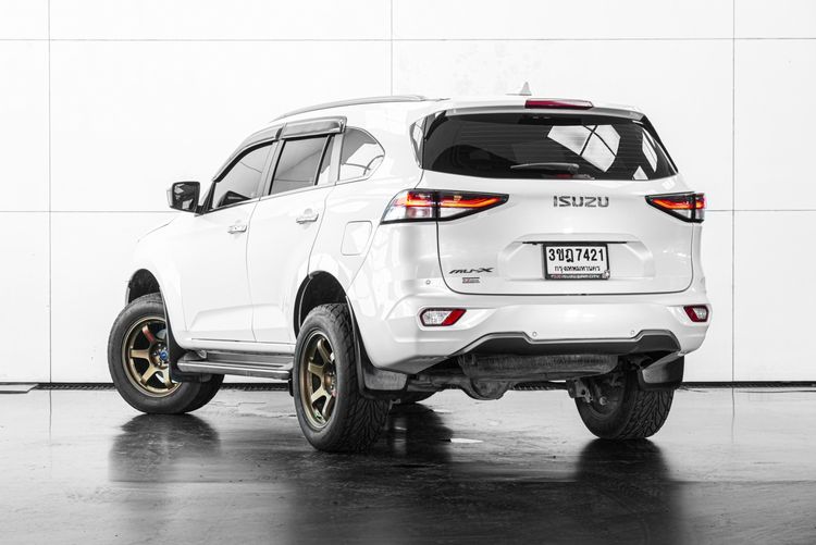 Isuzu MU-X 2022 3.0 Ultimate AT 2WD Utility-car ดีเซล ไม่ติดแก๊ส เกียร์อัตโนมัติ ขาว รูปที่ 4