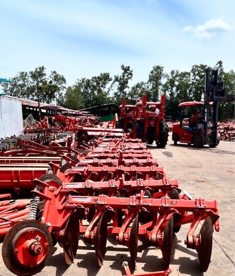 ผานพรวนตราช้าง DH245-6F มือสอง   ไถกลบหรือสาดดินได้ดี ความทนทานสูง  ขายตามสภาพ ขายราคา  22,000 บาท  สนใจเข้ามาเลือกดูผานที่ร้านได้จ้าา รูปที่ 7