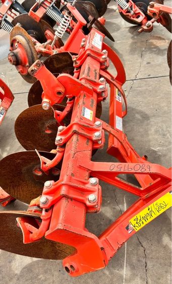 ผานพรวนตราช้าง DH245-6F มือสอง   ไถกลบหรือสาดดินได้ดี ความทนทานสูง  ขายตามสภาพ ขายราคา  22,000 บาท  สนใจเข้ามาเลือกดูผานที่ร้านได้จ้าา รูปที่ 17