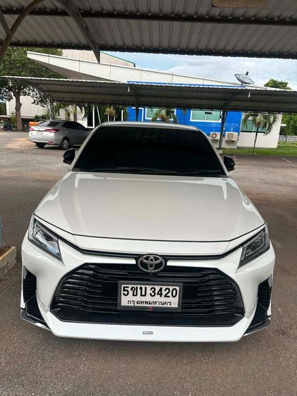รถ Toyota Yaris 1.2 Premium สี ขาว