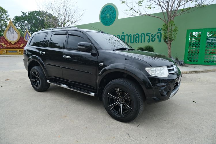 รถ Mitsubishi Pajero Sport 2.5 GT สี ดำ