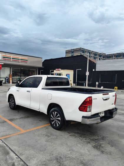 Toyota Hilux Revo 2017 2.4 J Plus Pickup ดีเซล ไม่ติดแก๊ส เกียร์ธรรมดา ขาว รูปที่ 3