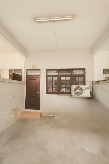 อื่นๆ มีบางส่วน สร้างเสร็จก่อน 2010 🏡 ขาย ทาวน์เฮ้าส์ 1 ล้านบาท วิภาวดี 70 ใกล้สถานีรถไฟฟ้า ทำเลดี แหล่งชุมชน รูปที่ 2