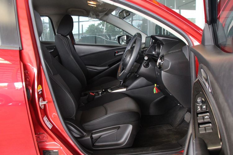 Mazda Mazda 2 2019 1.3 Sports High Connect Sedan เบนซิน ไม่ติดแก๊ส เกียร์อัตโนมัติ แดง รูปที่ 3
