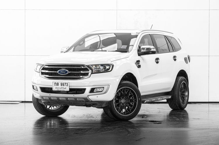 รถ Ford Everest 2.0 Titanium Plus 4WD สี ขาว