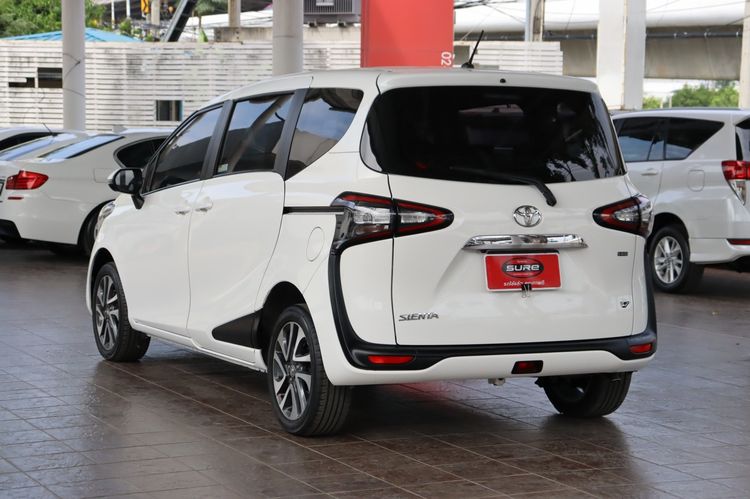 Toyota Sienta 2017 1.5 V Utility-car เบนซิน ไม่ติดแก๊ส เกียร์อัตโนมัติ ขาว รูปที่ 4