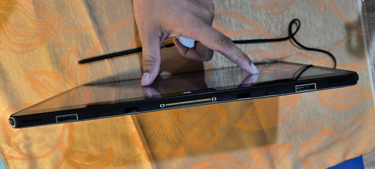 ขายแท็บเล็ต Fujitsu Arrows Tab Q736 รูปที่ 4