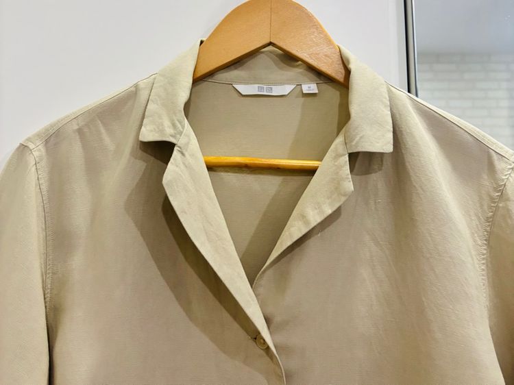 Uniqlo เสื้อเชิ้ต ผ้าลินินผสม คอเปิด แขนสั้นเสีเบจ  ผู้หญิง ไซส์ M มือสอง สภาพดี  รูปที่ 7