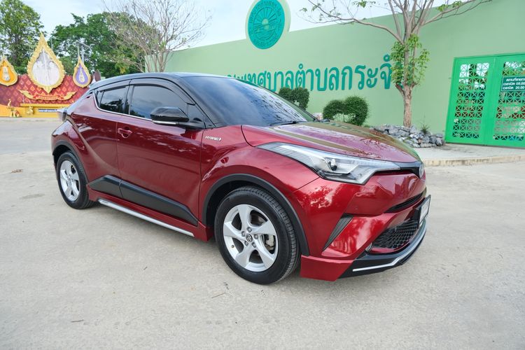 รถ Toyota C-HR 1.8 Hybrid Hi สี แดง
