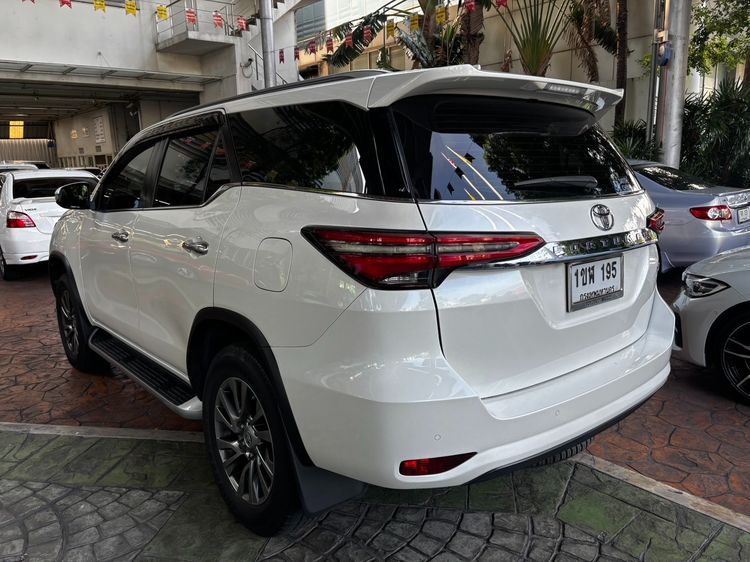 Toyota Fortuner 2020 2.4 V 4WD Utility-car ดีเซล ไม่ติดแก๊ส เกียร์อัตโนมัติ ขาว รูปที่ 4