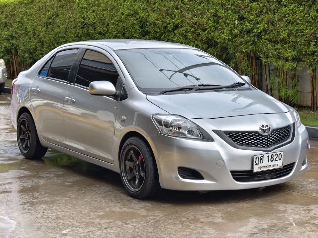 รถ Toyota Vios 1.5 J สี บรอนซ์เงิน