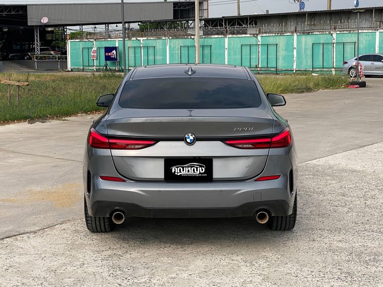 BMW Series 2 2022 220i Sedan เบนซิน ไม่ติดแก๊ส เกียร์อัตโนมัติ เทา รูปที่ 4