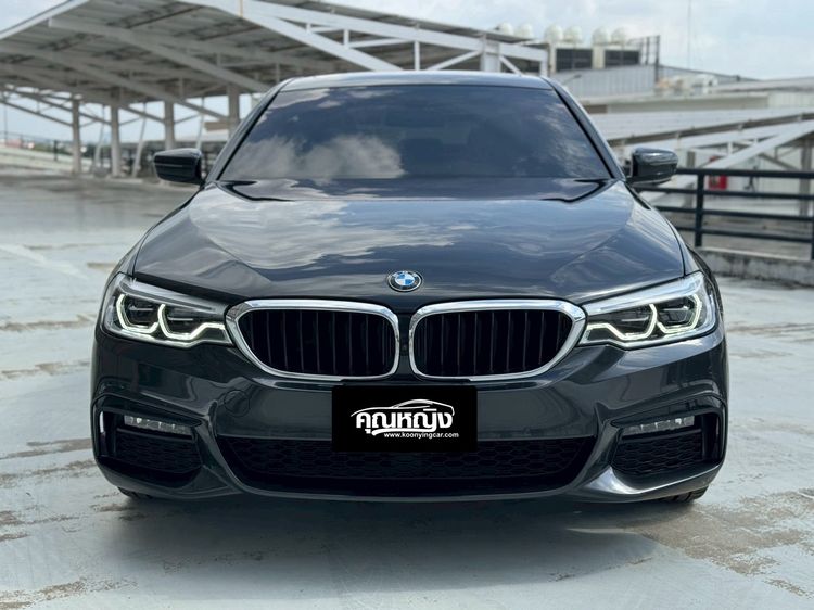 BMW Series 5 2019 530e Sedan ปลั๊กอินไฮบริด (PHEV) ไม่ติดแก๊ส เกียร์อัตโนมัติ เทา รูปที่ 3