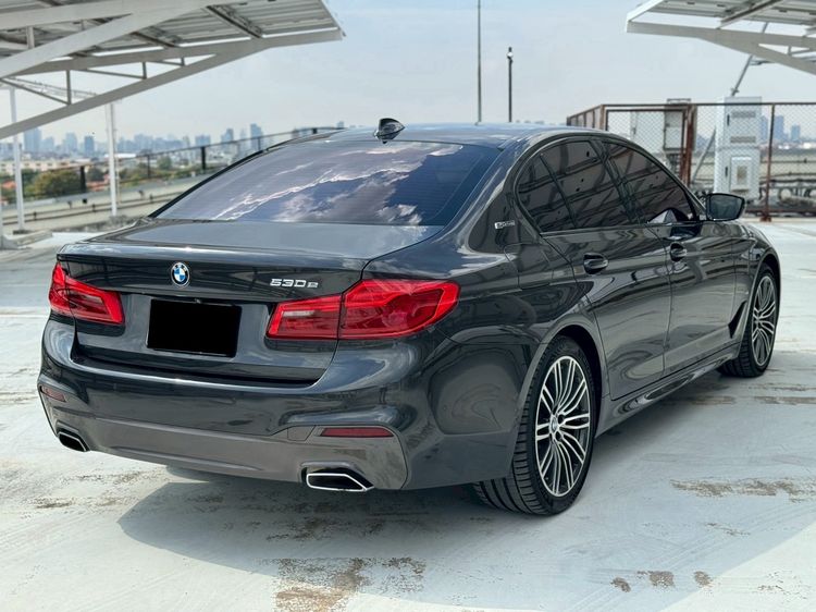 BMW Series 5 2019 530e Sedan ปลั๊กอินไฮบริด (PHEV) ไม่ติดแก๊ส เกียร์อัตโนมัติ เทา รูปที่ 2