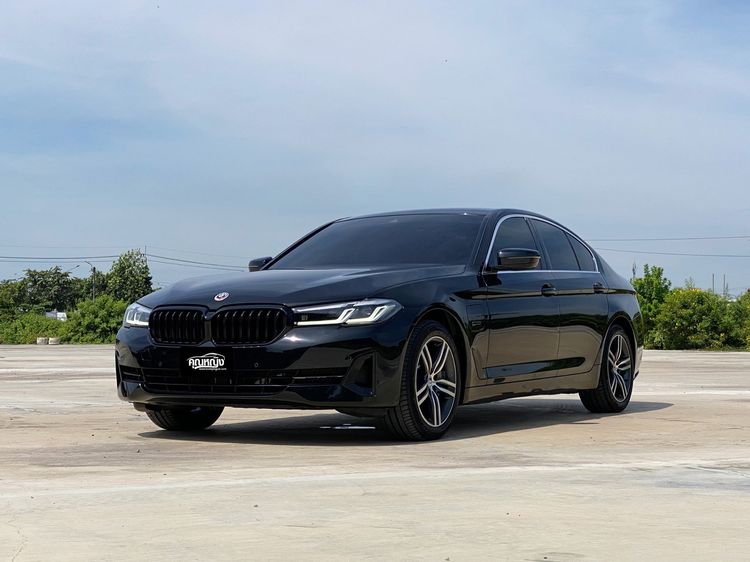 รถ BMW Series 5 530e สี ดำ