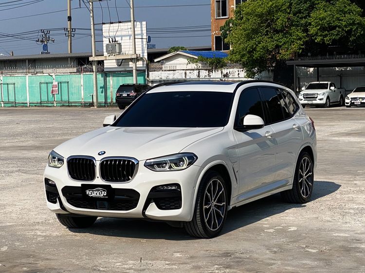 รถ BMW X3 2.0 xDrive30e M Sport 4WD สี ขาว