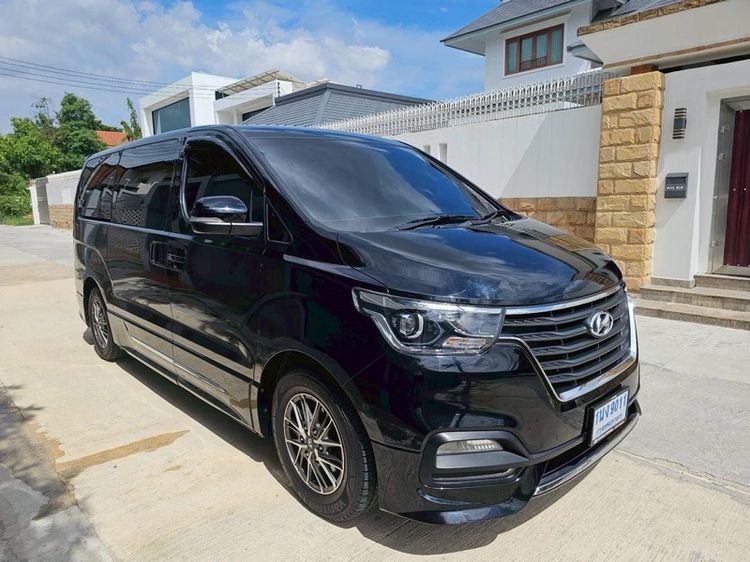 Hyundai H-1  2023 2.5 Elite Van ดีเซล ไม่ติดแก๊ส เกียร์อัตโนมัติ ดำ รูปที่ 2