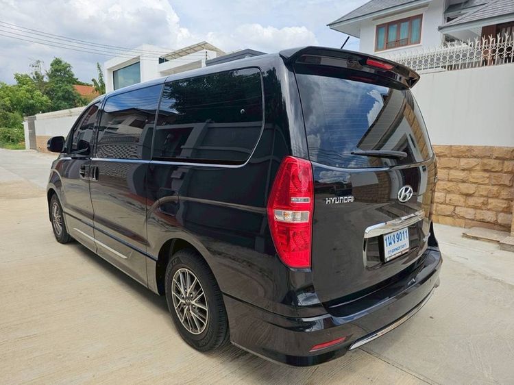 Hyundai H-1  2023 2.5 Elite Van ดีเซล ไม่ติดแก๊ส เกียร์อัตโนมัติ ดำ รูปที่ 4